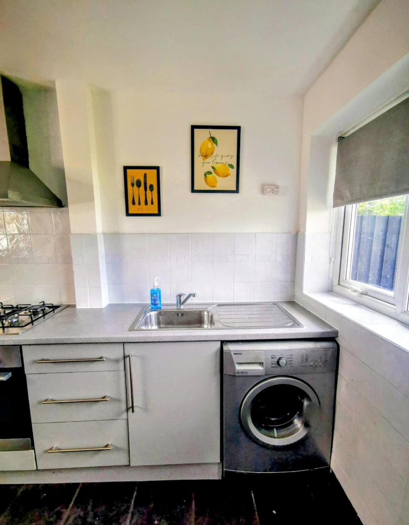 No 7 - Bright, Spacious 3 Bed Home With Parking & Wifi Гайтон Екстер'єр фото